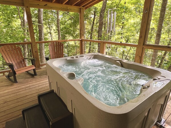 Outdoor spa tub