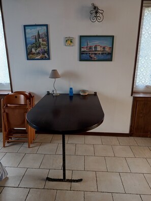 Dining - STUDIO WITH SEA VIEW TO THE CINQUE TERRE (Vernazza)