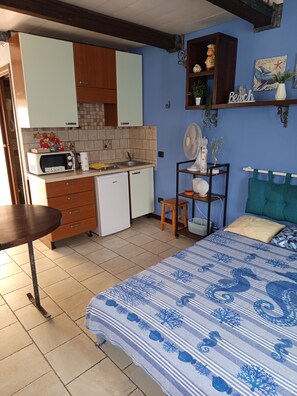 1 bedroom, free WiFi - STUDIO WITH SEA VIEW TO THE CINQUE TERRE (Vernazza)