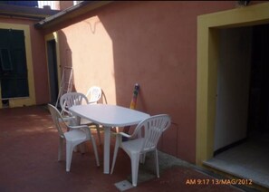 Outdoor dining - STUDIO WITH SEA VIEW TO THE CINQUE TERRE (Vernazza)