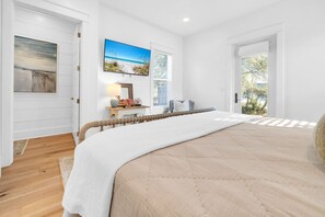 4 bedrooms, desk, iron/ironing board, travel cot - Golf Cart｜4bed, 3.5 bath｜Luxury 30A Getaway! (Santa Rosa Beach)