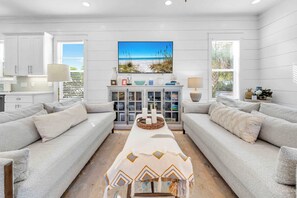 TV, offices - Golf Cart｜4bed, 3.5 bath｜Luxury 30A Getaway! (Santa Rosa Beach)