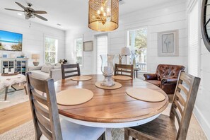 Dining - Golf Cart｜4bed, 3.5 bath｜Luxury 30A Getaway! (Santa Rosa Beach)