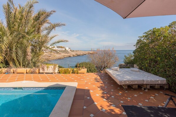 Outdoor pool - Villa für 6 Personen, Erste Meereslinie, Direkter Zugang zum Meer Über Felsen (Cala D'or)