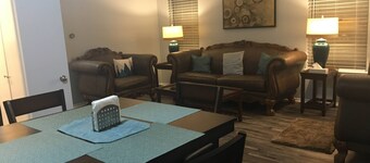 Cozy Modern 1 Bed 1 Bath next to Park!