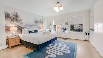 2 bedrooms, desk, iron/ironing board, travel crib