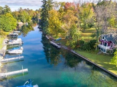 Excellent FingerLakes- Owasco lake waterfront vacation home-Kayakers paradise!!