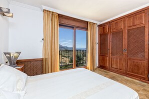 5 chambres, fer et planche à repasser, lit parapluie, Wi-Fi