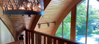 Stratton Mountain Home Hot Tub, Fire Pit and walk to the mountain.