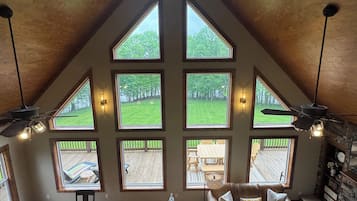 Smart TV, fireplace, DVD player, table tennis