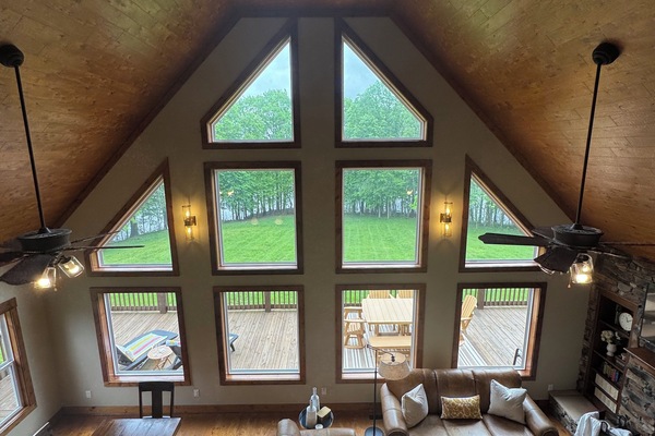 Smart TV, fireplace, DVD player, table tennis