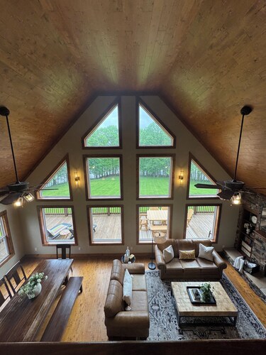 Georgia’s Landing-NEWLY REMODELED-Waterfront-Hot tub-Luxury and peaceful