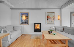 TV, fireplace - Beautiful home in Ebeltoft with kitchen (Ebeltoft)