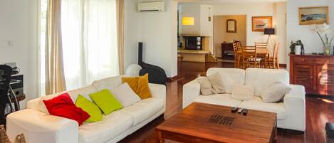 Kamin, Tischtennisplatte