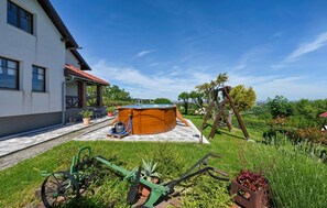 Tina de hidromasaje al aire libre