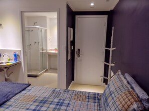 1 多间卧室、熨斗/熨衣板、免费 WiFi、床单