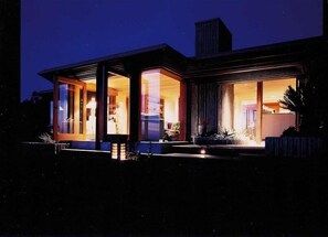 Exterior - Architectural Masterpiece on Windansea Beach - Family and Pet Friendly! (La Jolla)