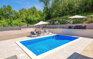 Outdoor pool - 4 bedroom beautiful home in Veprinac (Veprinac)
