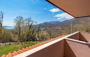 Property grounds - Cozy home in Veprinac (Veprinac)