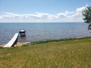 Ubicación a pie de playa, tumbonas y toallas de playa