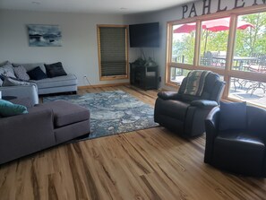 Smart TV, fireplace, video games, DVD player - Mille Lacs sugar sand retreat (Aitkin)