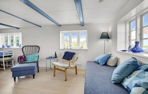 Smart TV, fireplace - 1 bedroom beautiful home in Hjørring (Hjørring)