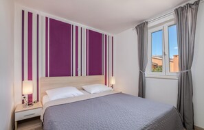 2 Schlafzimmer, Reisekinderbett, kostenloses WLAN, Bettwäsche