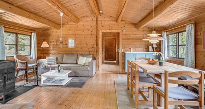 Lovely home in Hadsund with WiFi