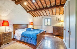 4 quartos, ferros/tábuas de passar roupa, Wi-Fi de cortesia