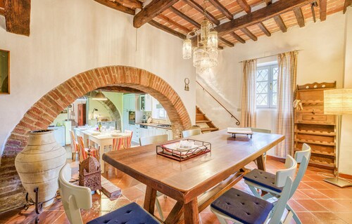 Nice home in Foiano with private swimming pool, can be inside or outside