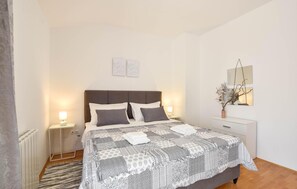 4 camere, culla da viaggio, Wi-Fi gratuito, lenzuola