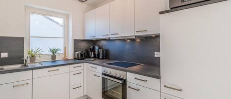 Kühlschrank, Herdplatte, Geschirrspüler