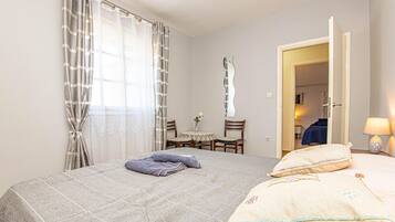 5 makuuhuonetta, ilmainen Wi-Fi, vuodevaatteet