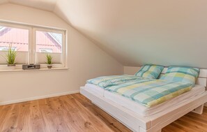 2 bedrooms, free WiFi, bed sheets