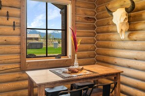 Dining - Cozy Log Cabin near Yellowstone River and Park (Livingston)