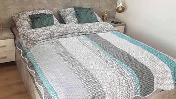 3 habitaciones, cuna de viaje, wifi gratis y ropa de cama