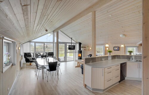Nice home in Hovborg with kitchen
