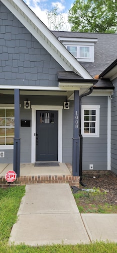 Spacious deluxe home away from home