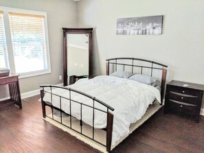 4 bedrooms, desk, iron/ironing board, travel cot