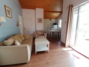 TV, table football, ping pong - House for 4 people in a 3* residence with swimming pools near the lake, wifi (Parentis-en-Born)