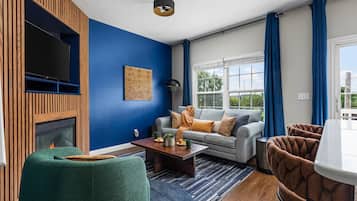 Smart TV, fireplace, DVD player