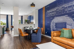 Interior - Walk to ND/SMC - Redesigned Condo Sleeps 10 (South Bend)