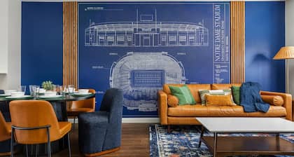 Walk to ND/SMC - Redesigned Condo Sleeps 10