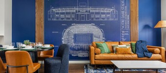 Walk to ND/SMC - Redesigned Condo Sleeps 10