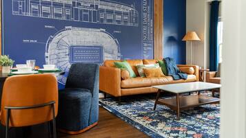 Una Smart TV, una chimenea, un reproductor de DVD