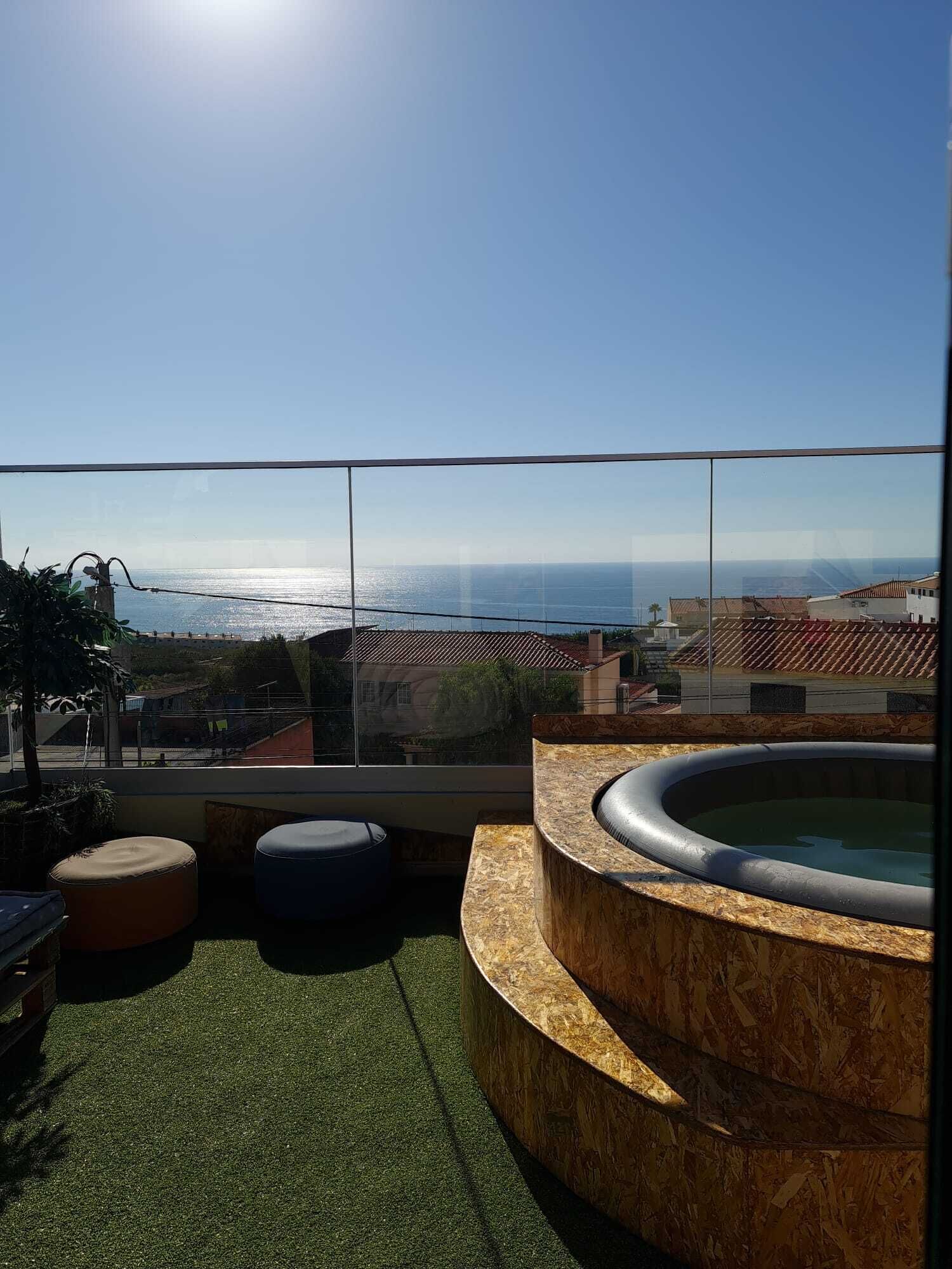 Tina de hidromasaje al aire libre