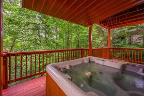 Tina de hidromasaje al aire libre