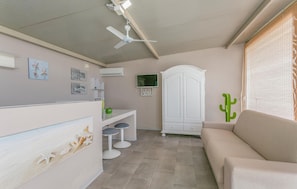 TV - Gorgeous home in Santa Croce Camerina (Santa Croce Camerina)