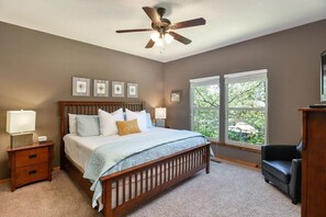 6 bedrooms, iron/ironing board, travel crib, WiFi - Master Suites with Pool, Splash Pad & Foosball! (Hollister)