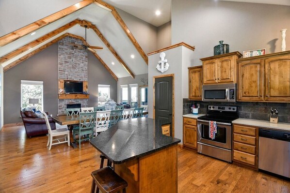 Fridge, microwave, oven, stovetop - Master Suites with Pool, Splash Pad & Foosball! (Hollister)